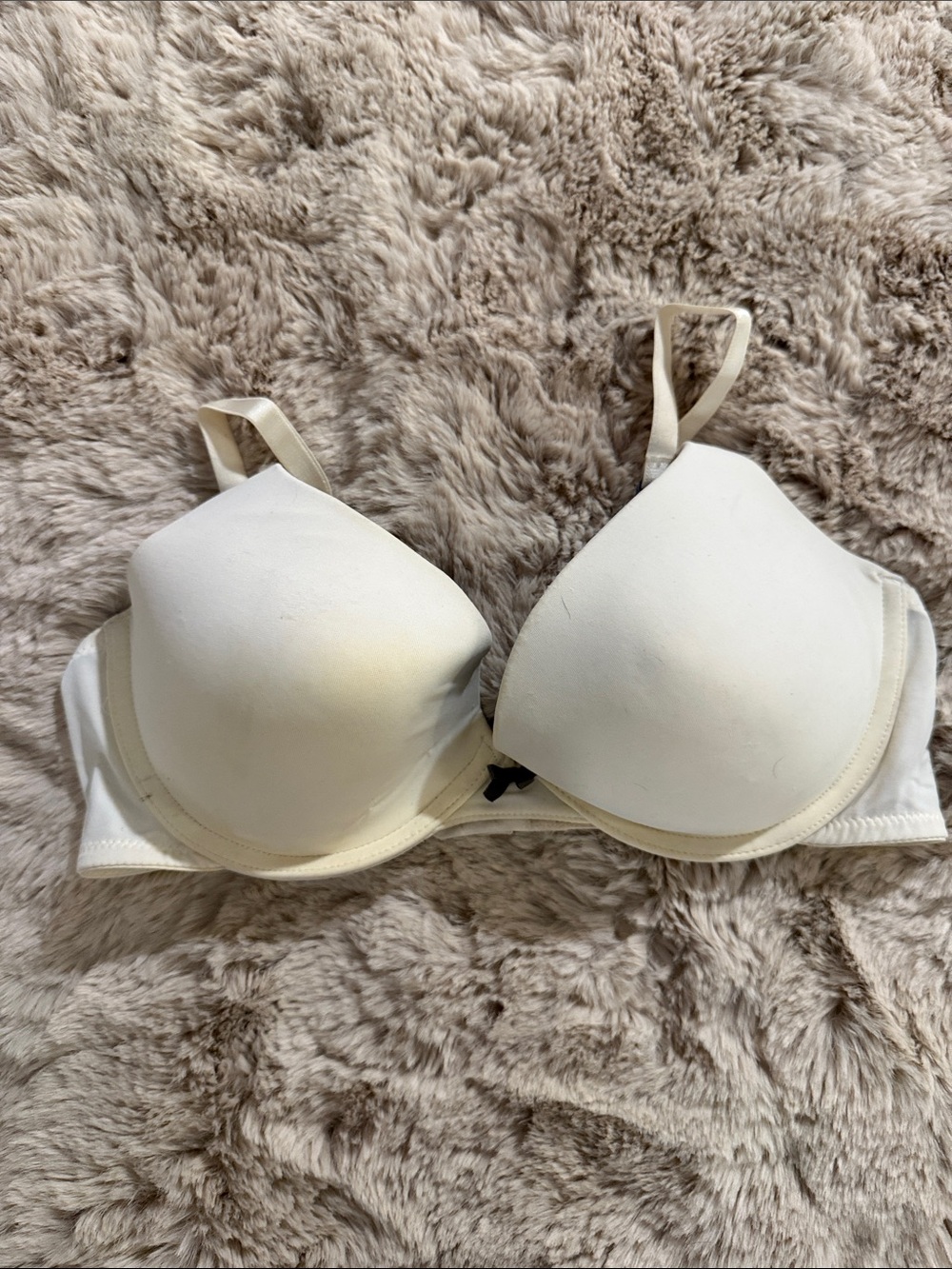 Xhilaration Cream Molded T-Shirt Bra